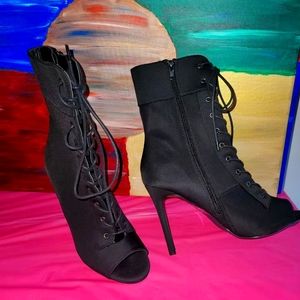 Black Stiletto Boots w/Zipper